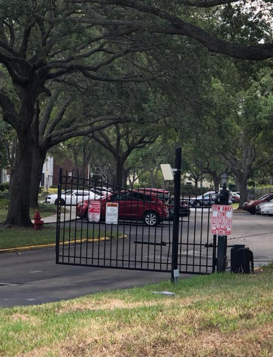THE LANDINGS OF TAMPA A CONDOM - Residential
