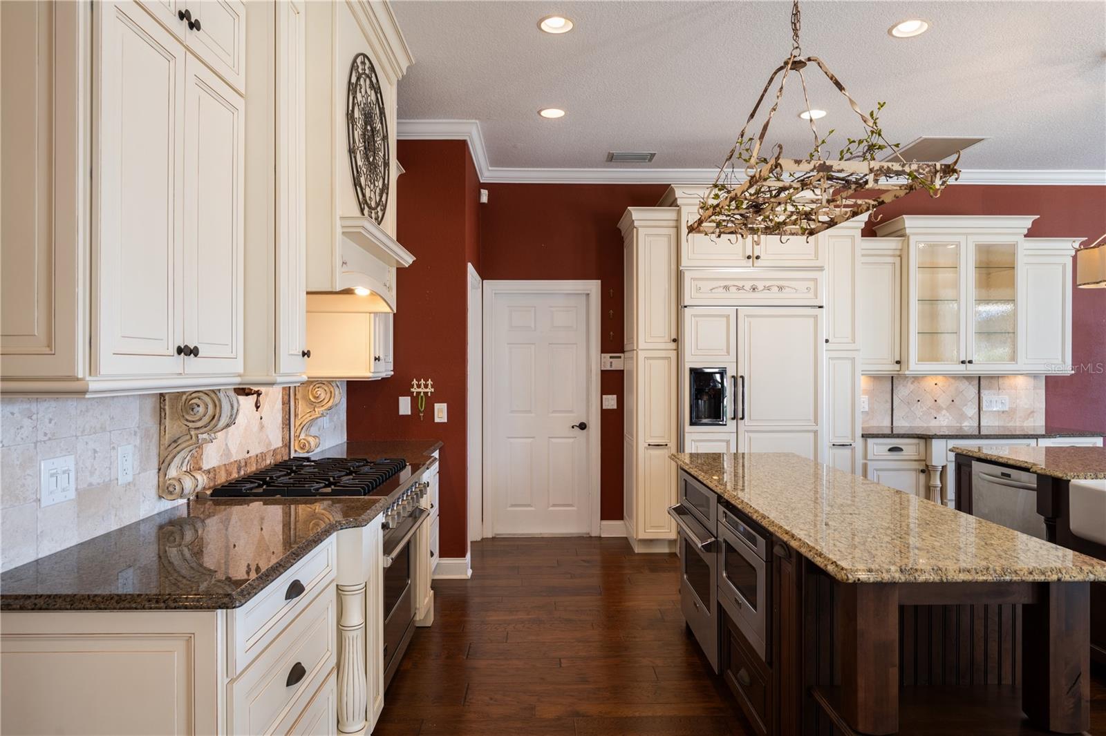 LAKE DOWN ESTATES - Residential