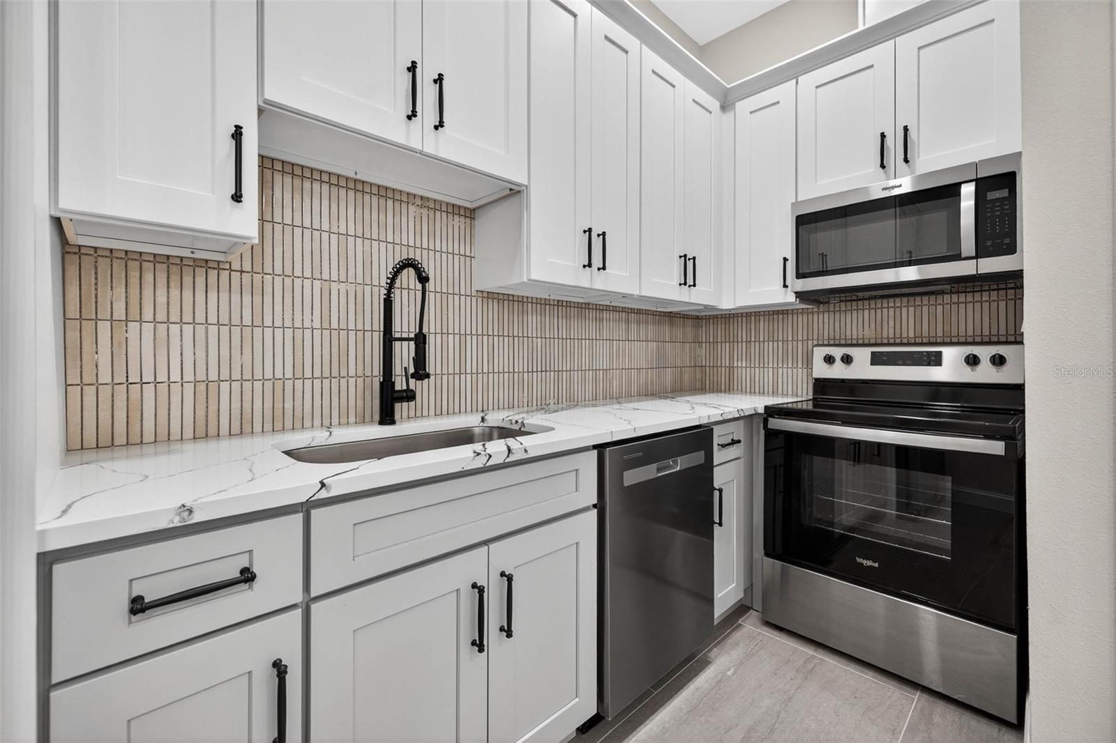 HARVEYS ADD TO OAK RIDGE - Residential Lease