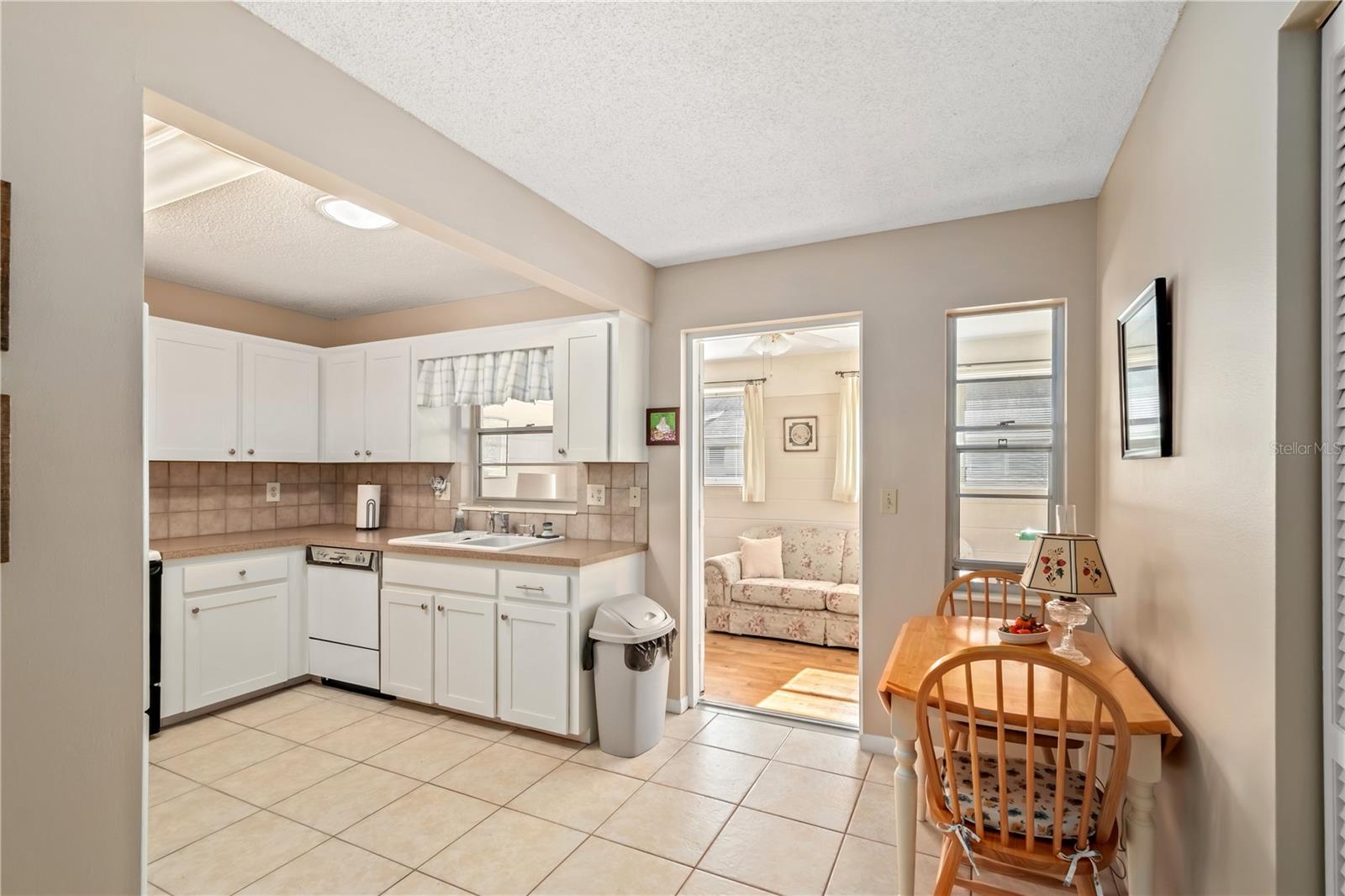 ON TOP OF THE WORLD - Residential