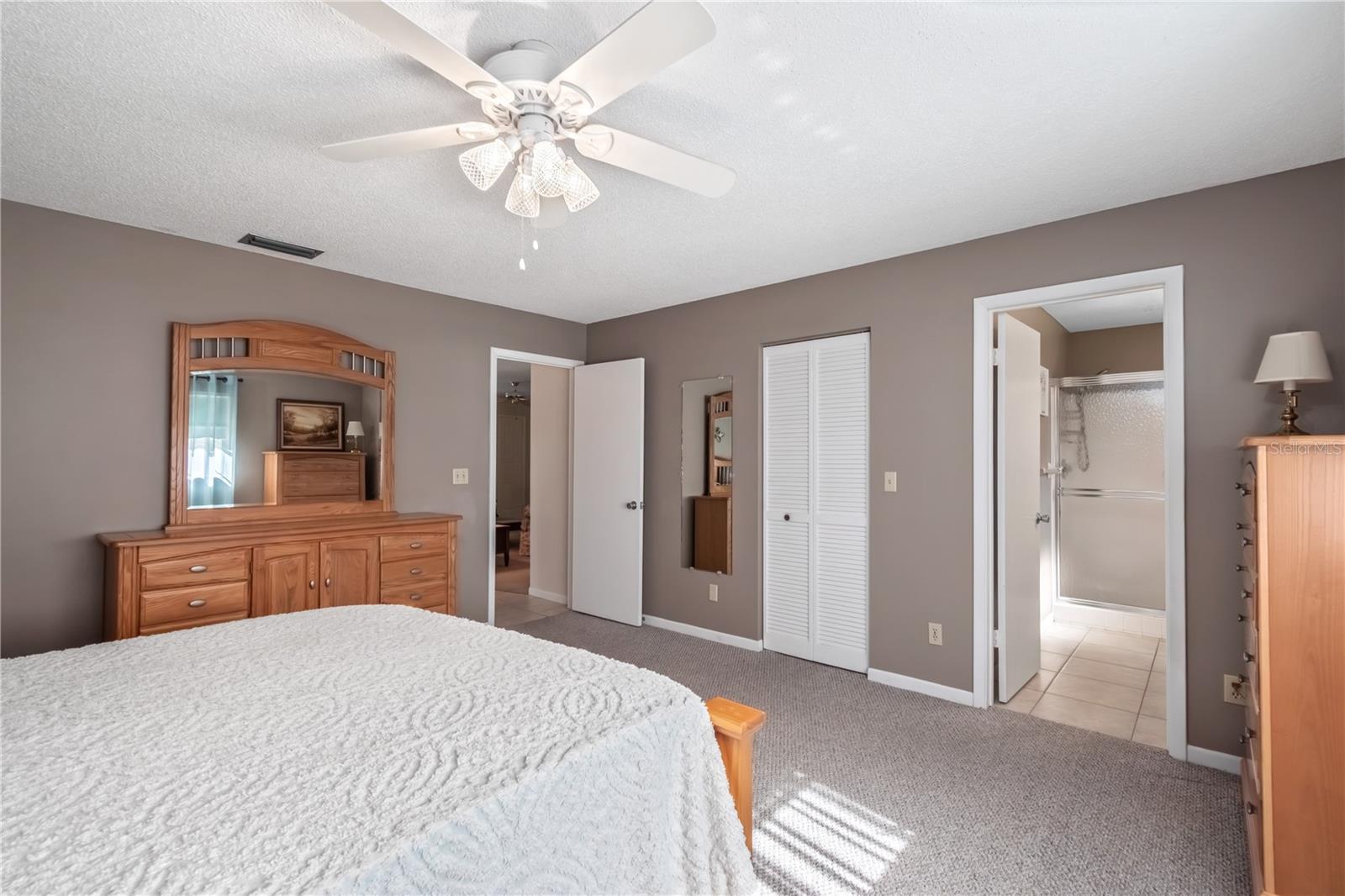 ON TOP OF THE WORLD - Residential