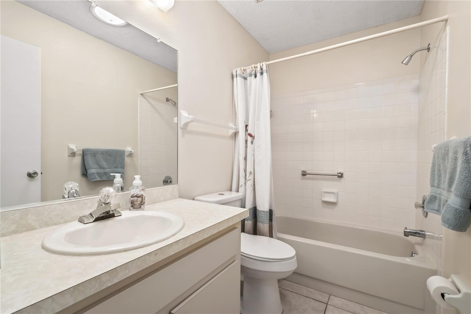 ON TOP OF THE WORLD - Residential