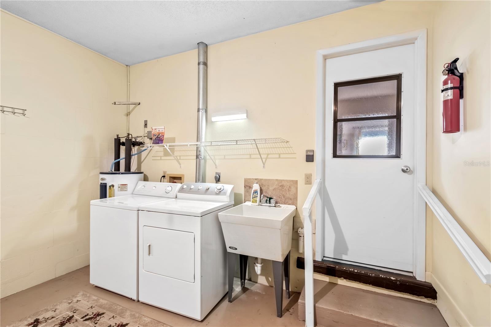 ON TOP OF THE WORLD - Residential