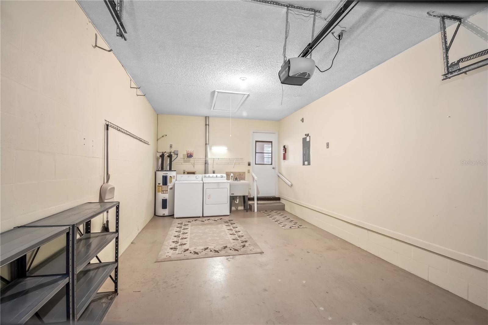 ON TOP OF THE WORLD - Residential