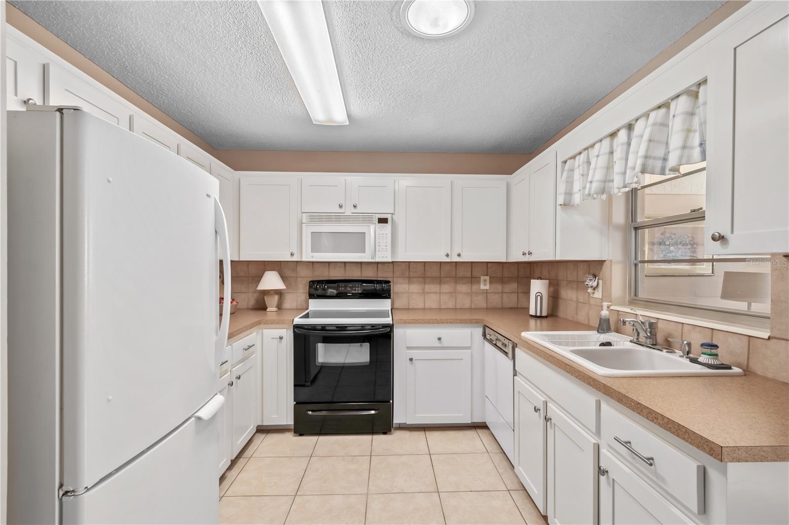 ON TOP OF THE WORLD - Residential