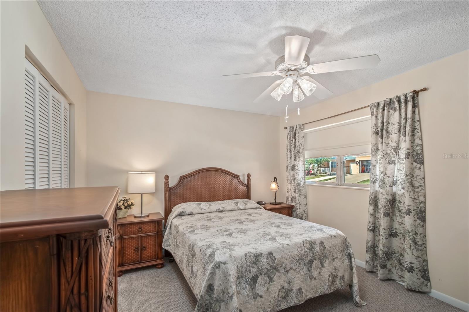 ON TOP OF THE WORLD - Residential