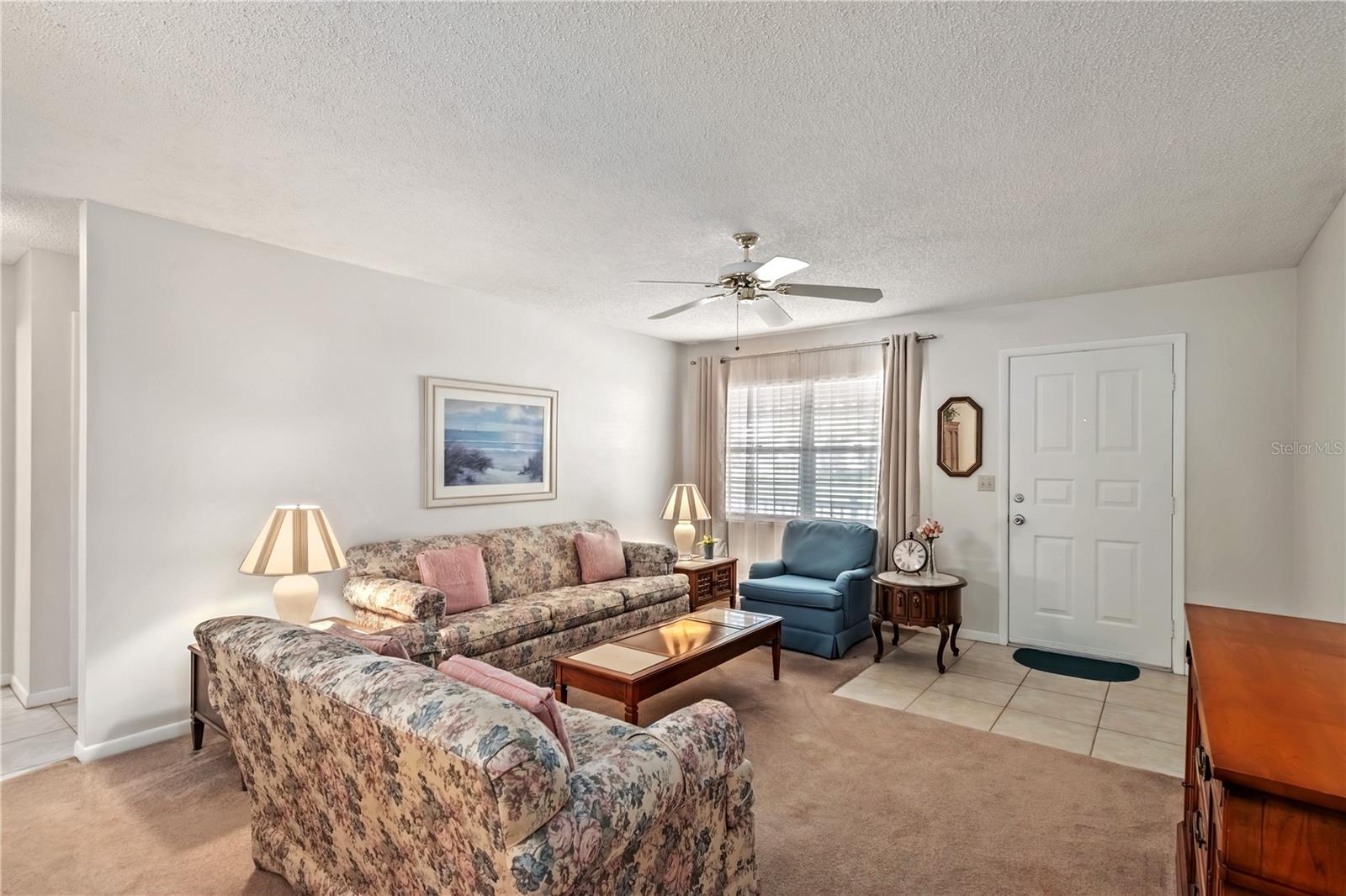 ON TOP OF THE WORLD - Residential