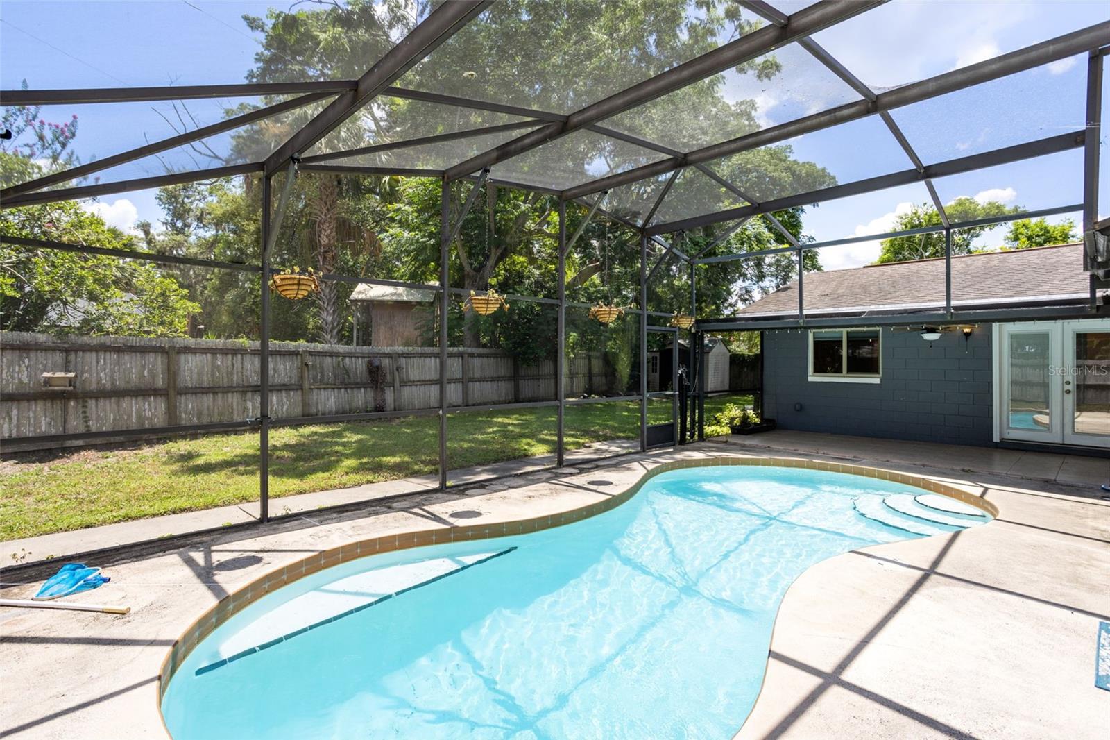 426 LONGWOOD CIRCLE