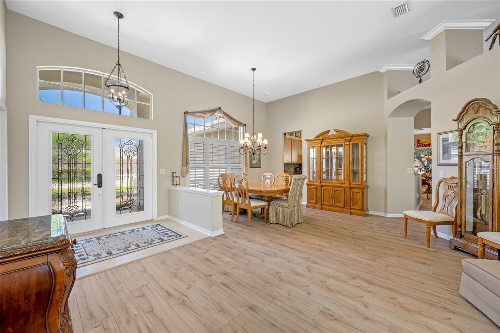6104 COGNAC CIRCLE