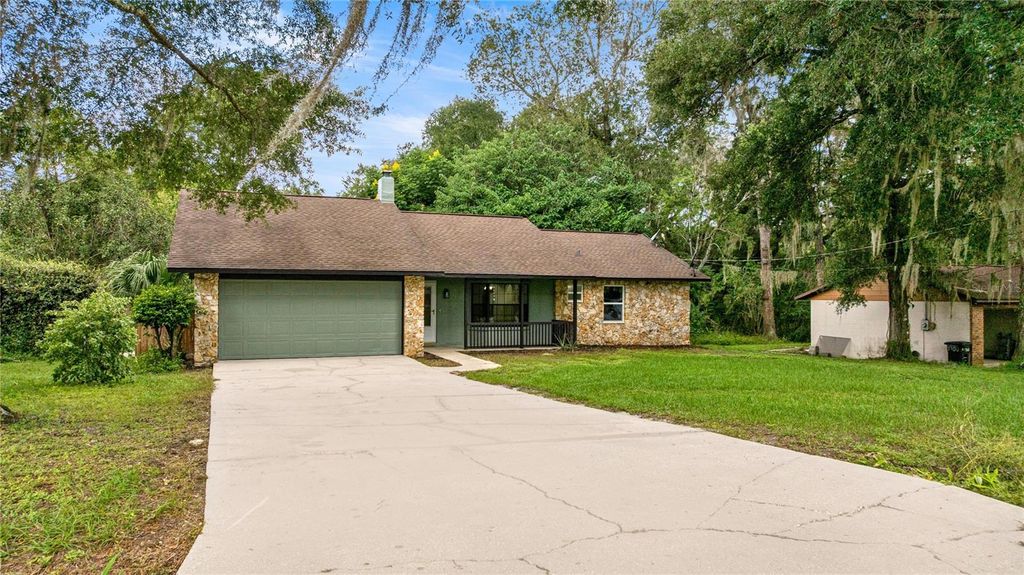 Photo of 3922 NE 28th Court, Ocala, FL 34479 (MLS # OM711278)