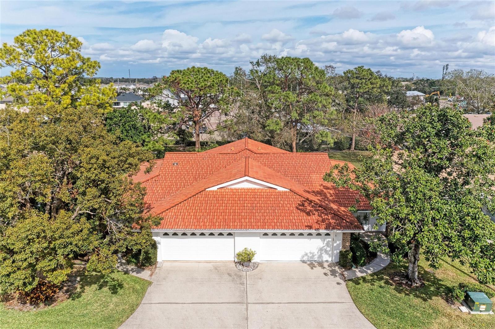 5613 GARDEN LAKES DRIVE