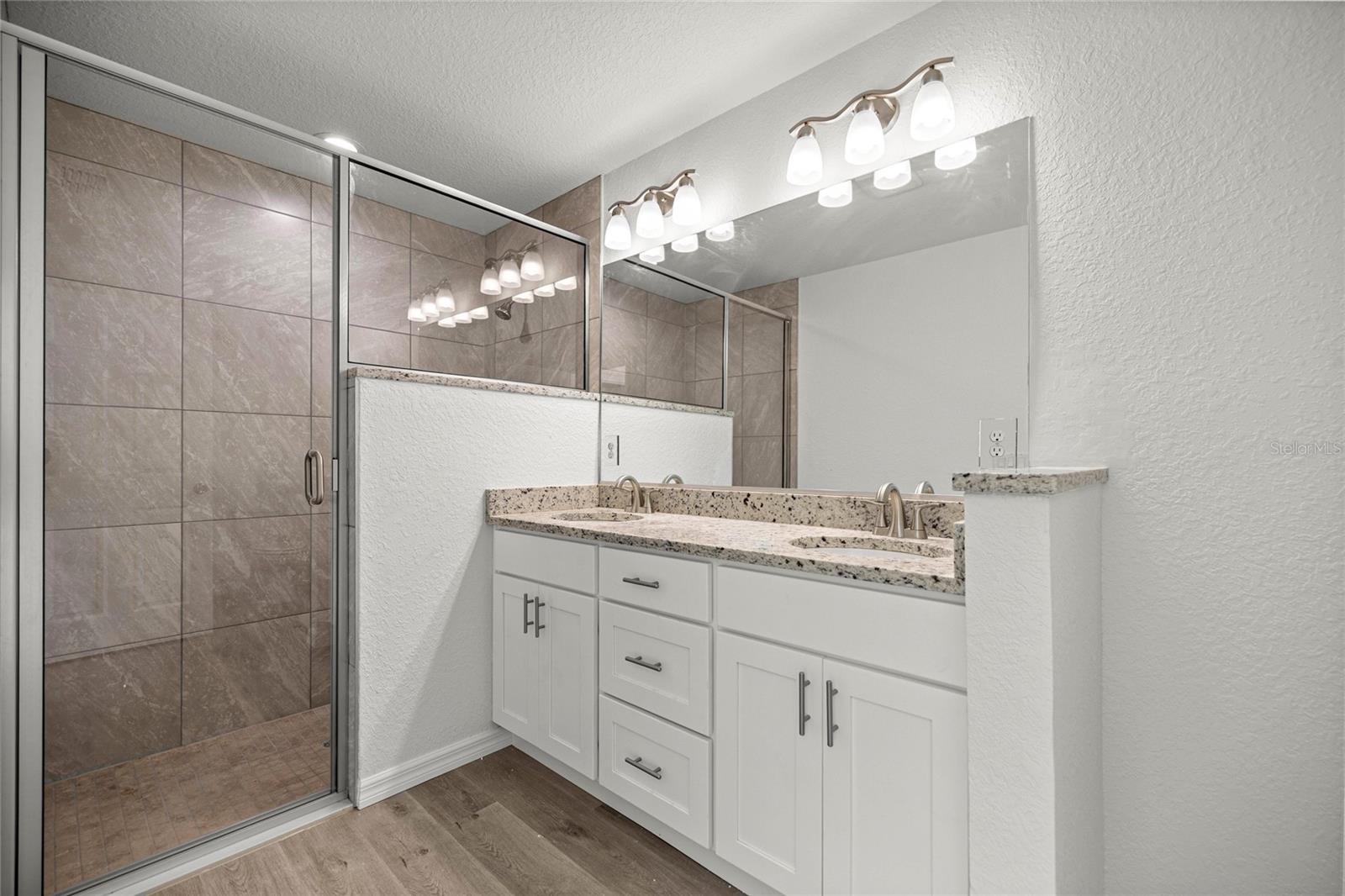 RAINBOW LAKES ESTATE - Residential