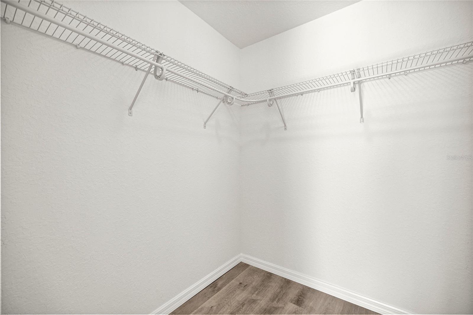 RAINBOW LAKES ESTATE - Residential