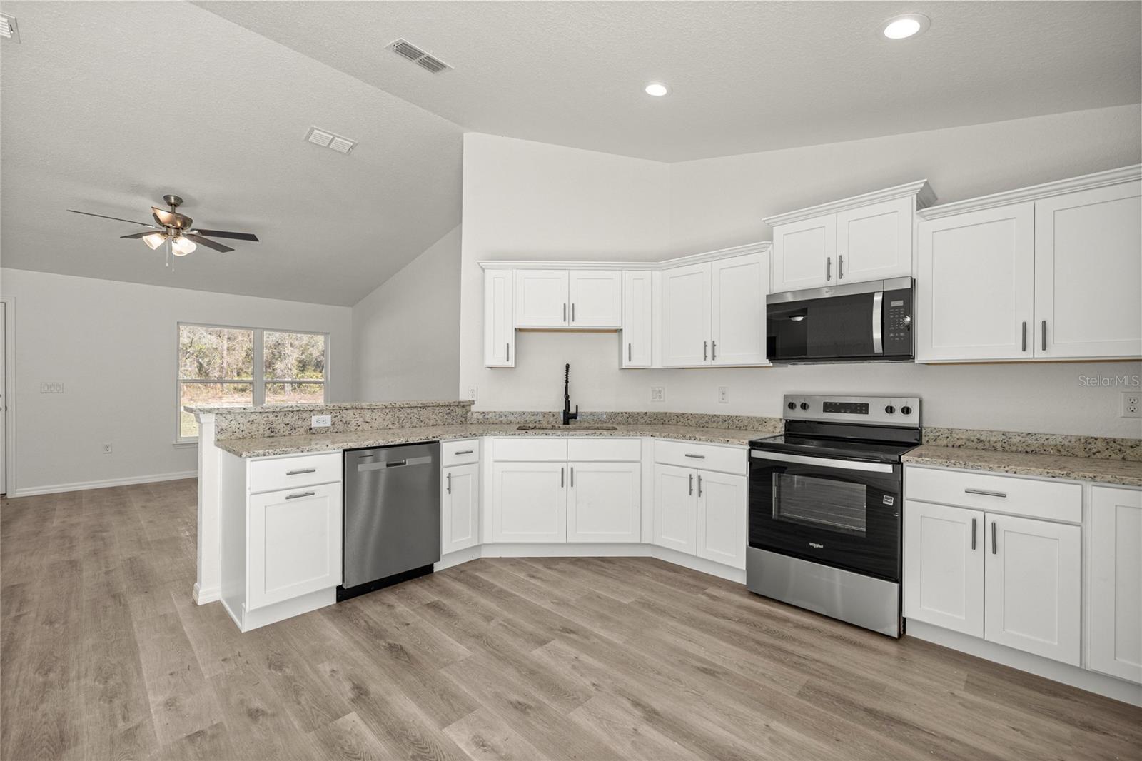 RAINBOW LAKES ESTATE - Residential