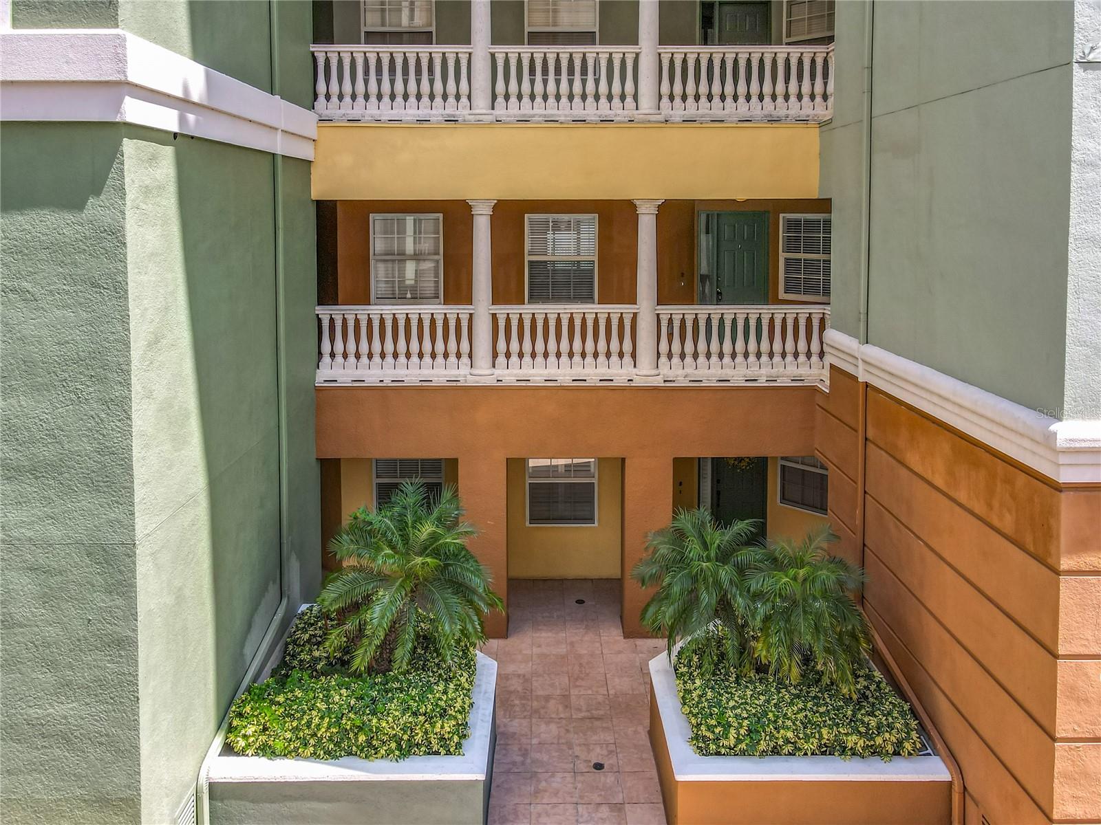 8743 S THE ESPLANADE 18