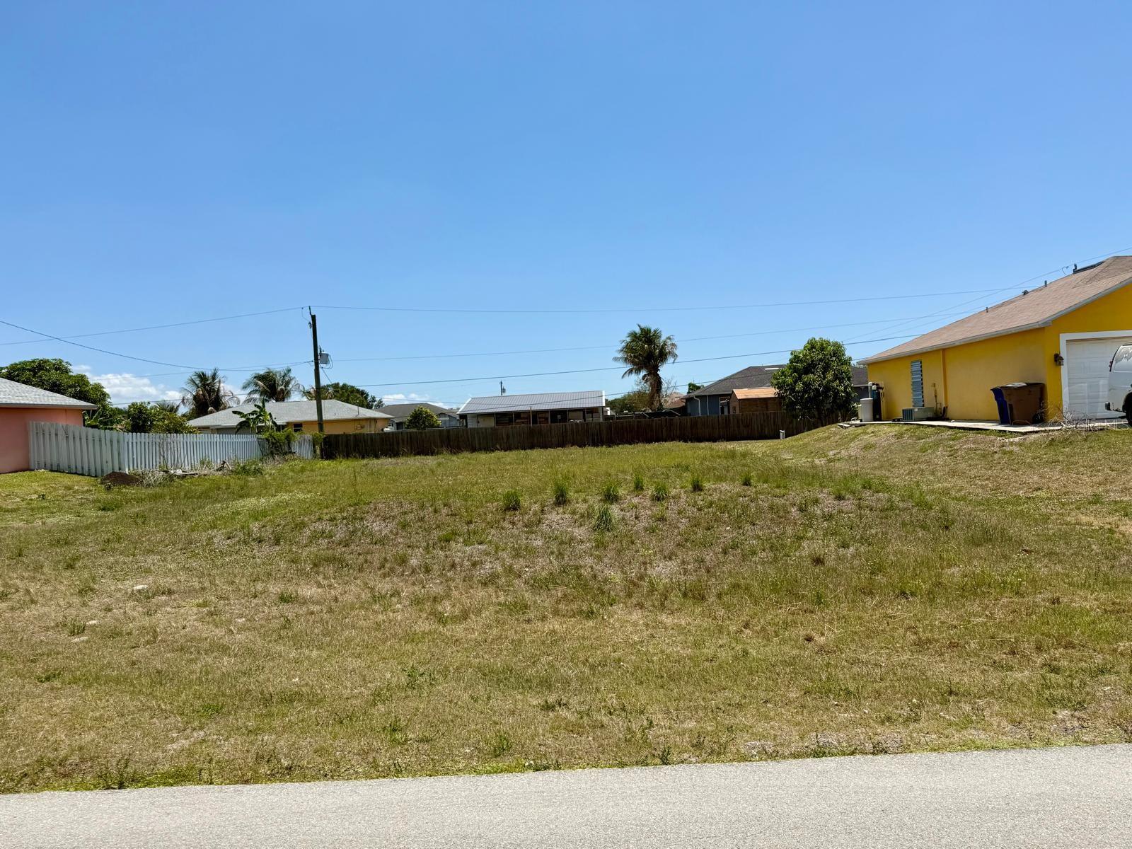LEHIGH ACRES - Land
