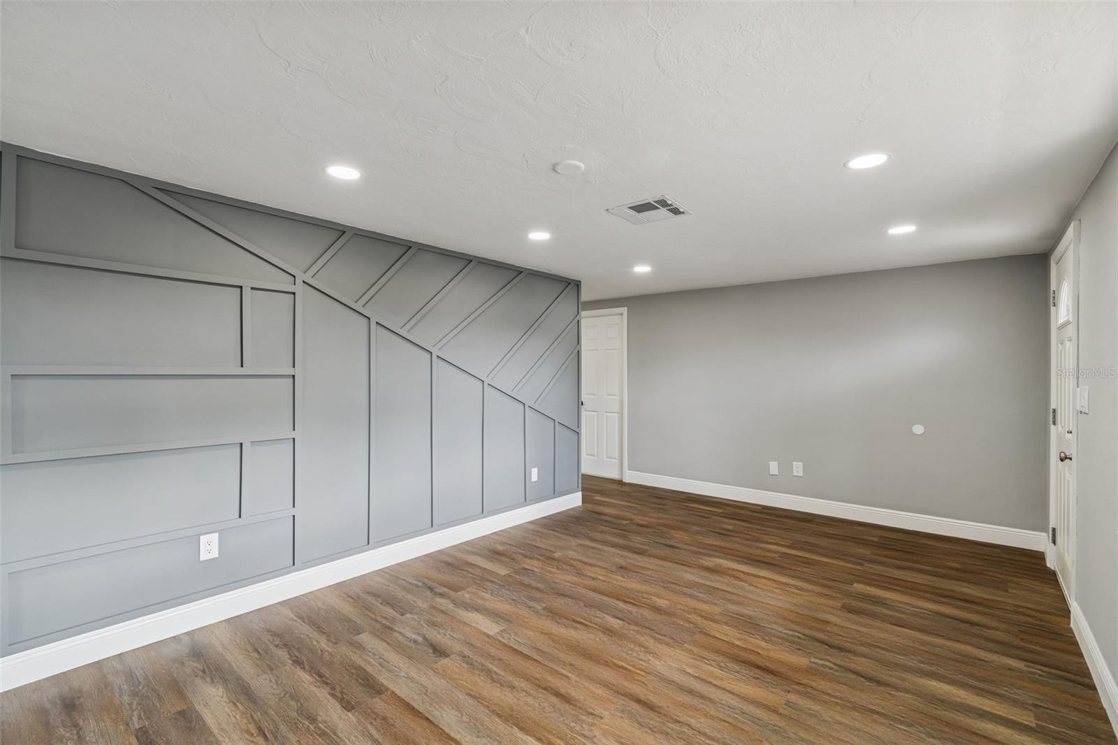 HOLIDAY GARDEN ESTATES - Residential