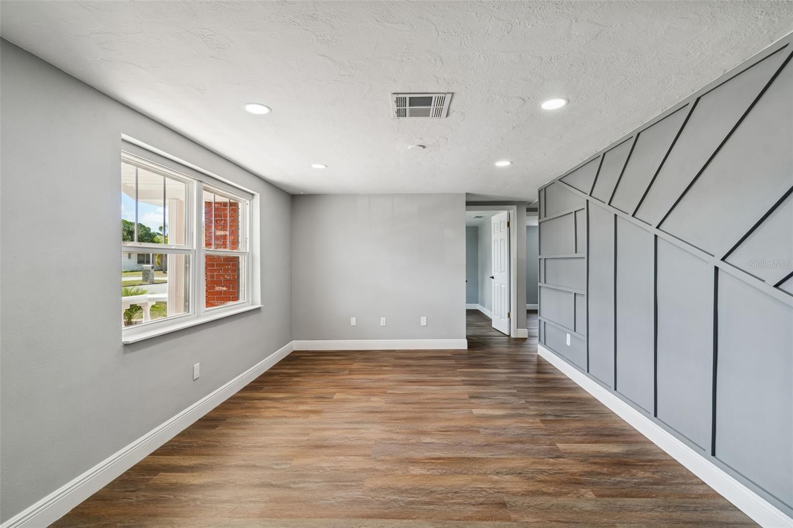 HOLIDAY GARDEN ESTATES - Residential