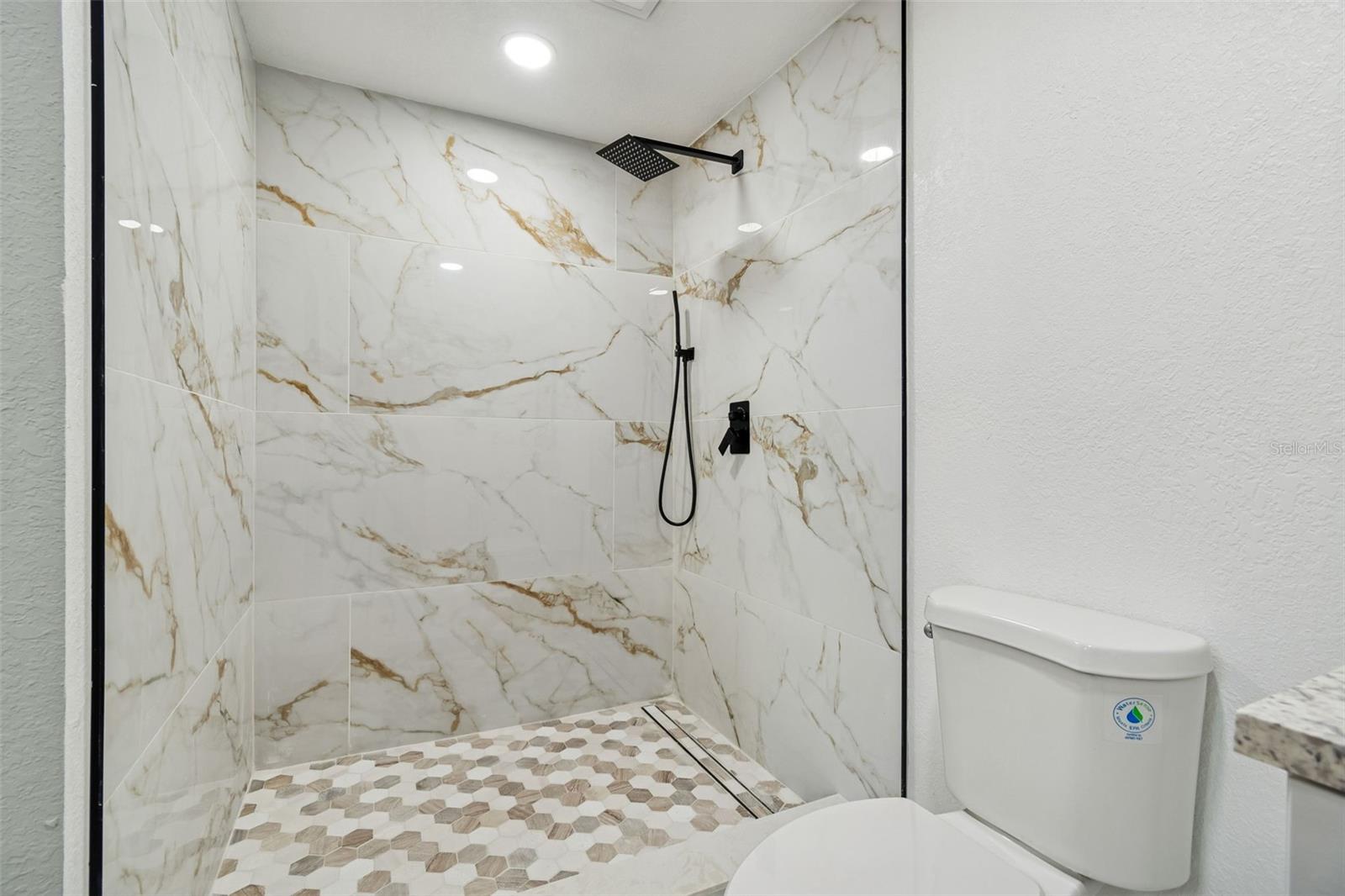 HOLIDAY GARDEN ESTATES - Residential