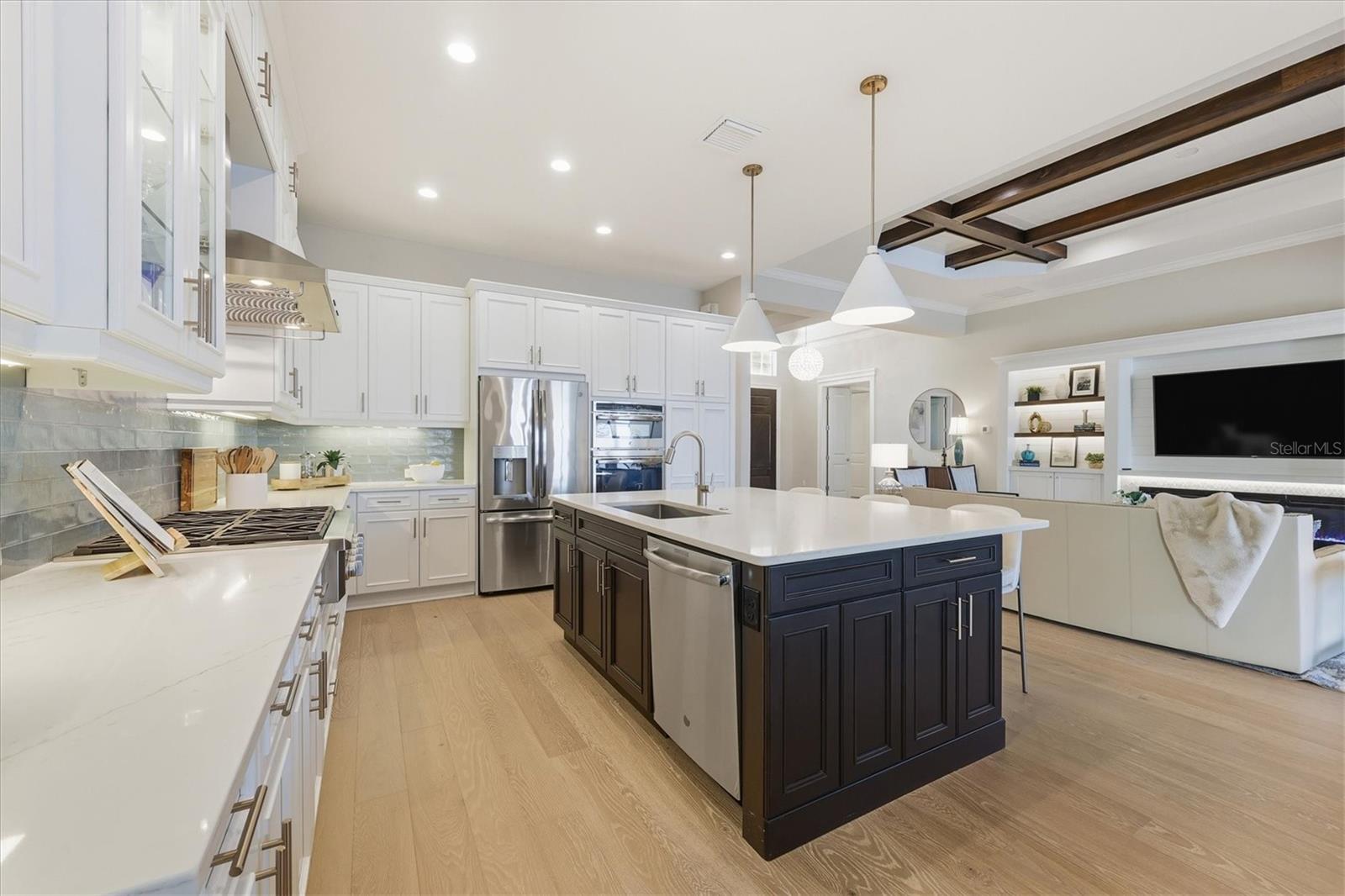 COUNTRY CLUB EAST AT LAKEWD RNCH VV2 - Residential