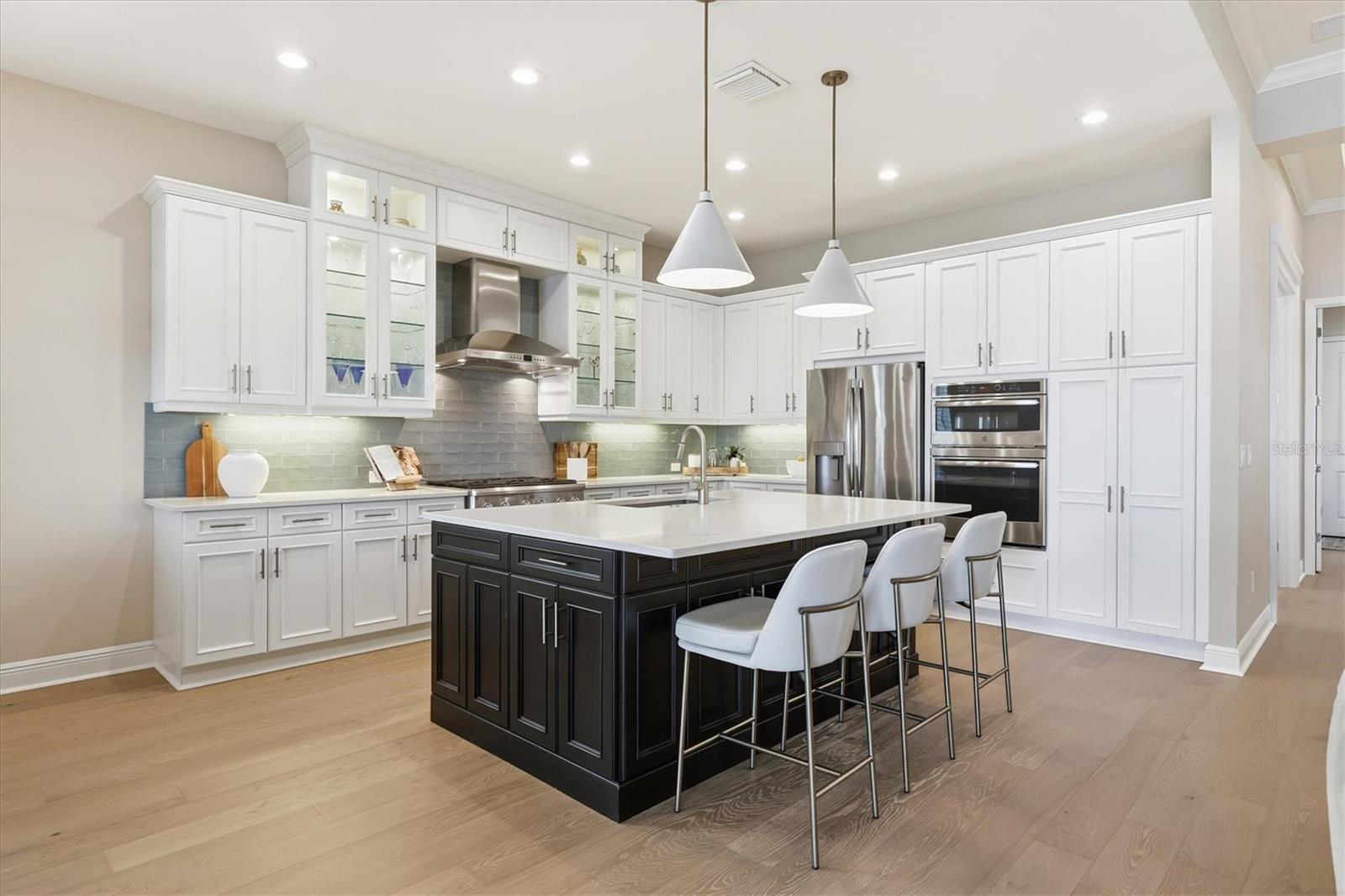 COUNTRY CLUB EAST AT LAKEWD RNCH VV2 - Residential