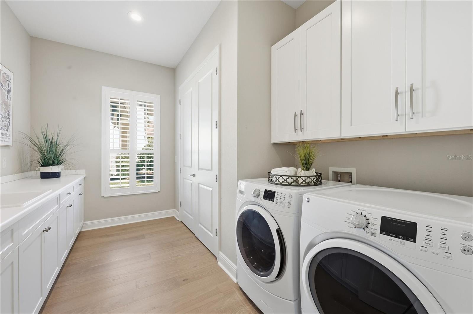 COUNTRY CLUB EAST AT LAKEWD RNCH VV2 - Residential