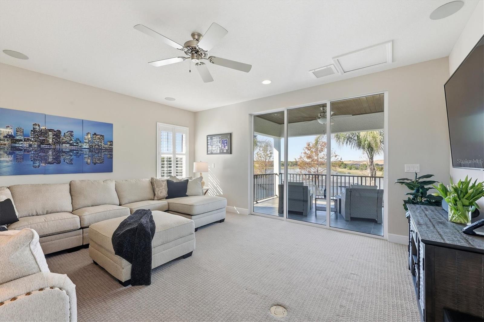 COUNTRY CLUB EAST AT LAKEWD RNCH VV2 - Residential