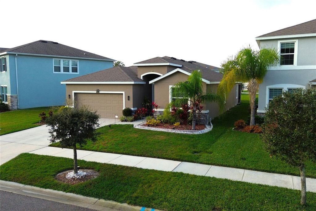 Photo of 33034 Sand Creek Drive, Wesley Chapel, FL 33543 (MLS # TB8464832)