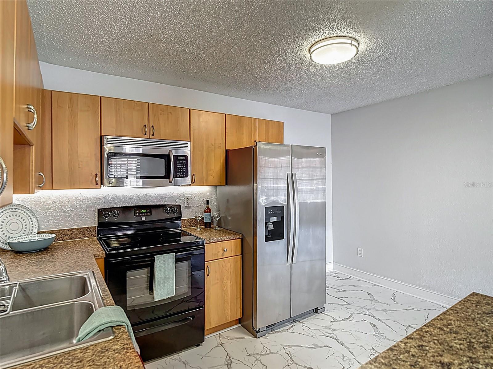 GLENDALE VILLAS A CONDO - Residential Lease