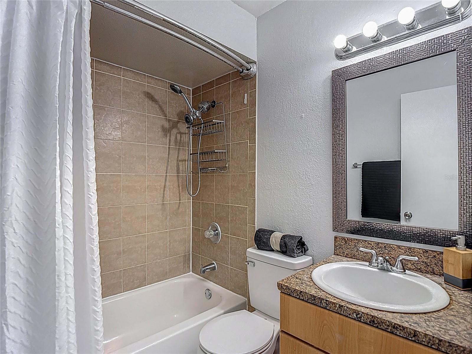 GLENDALE VILLAS A CONDO - Residential Lease