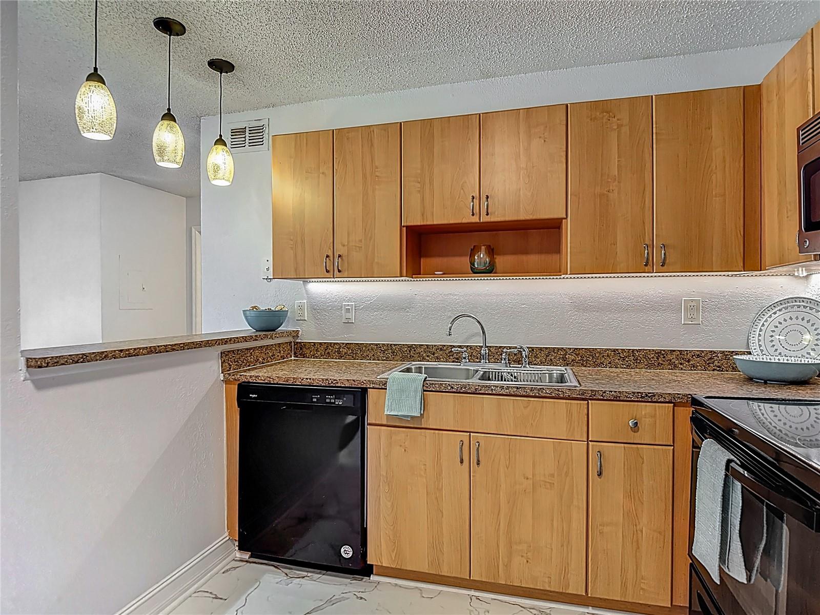 GLENDALE VILLAS A CONDO - Residential Lease