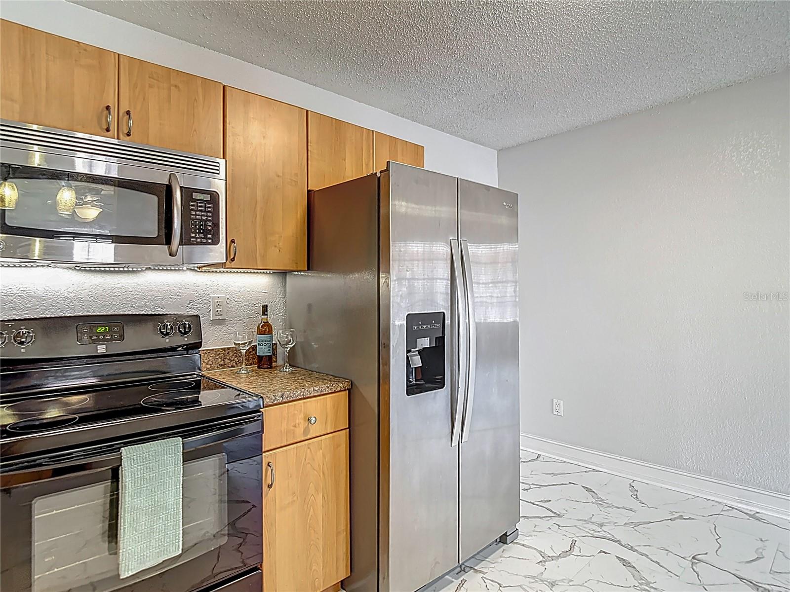 GLENDALE VILLAS A CONDO - Residential Lease