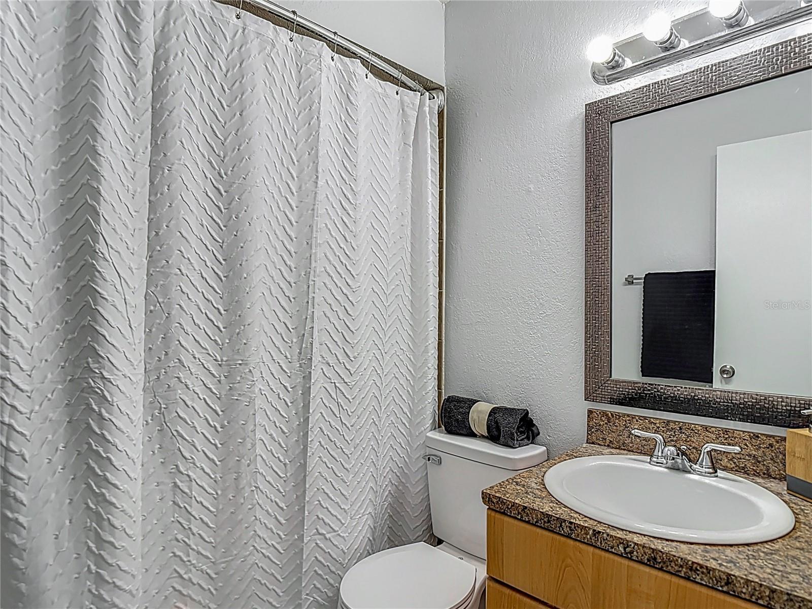 GLENDALE VILLAS A CONDO - Residential Lease