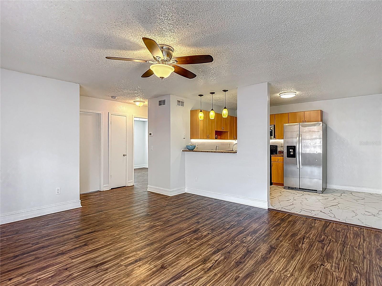 GLENDALE VILLAS A CONDO - Residential Lease