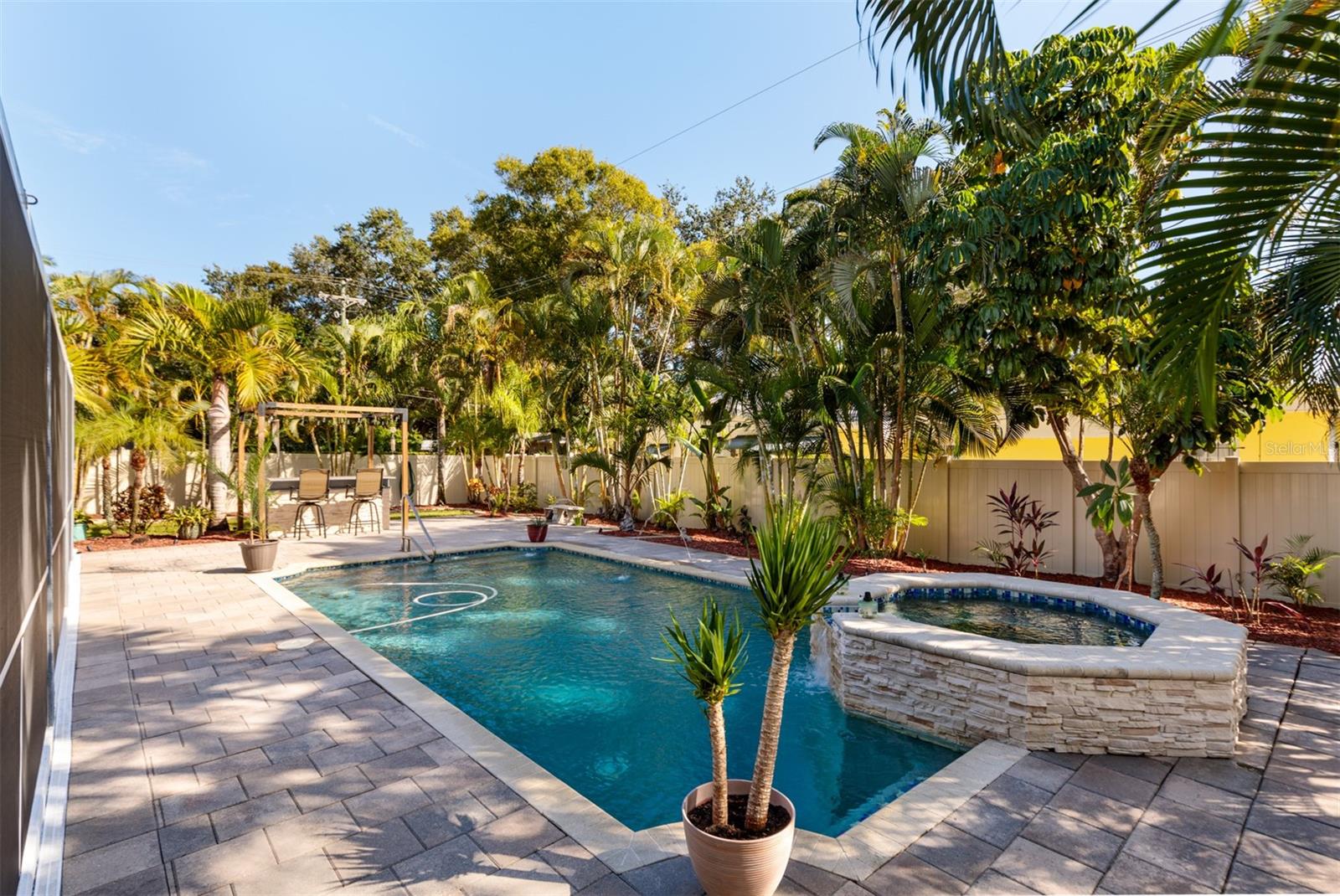 SKY CREST - Residential