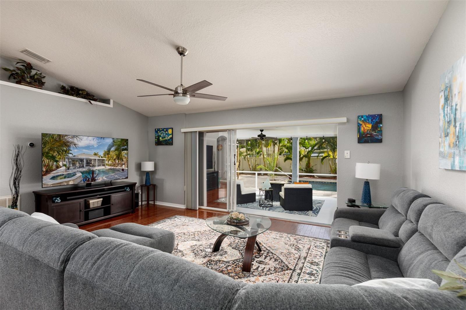 SKY CREST - Residential