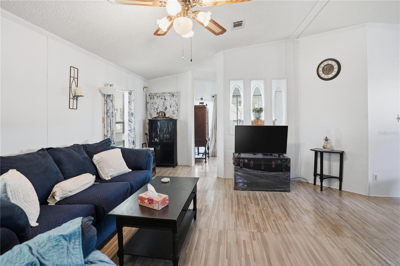 2757 KINGSWOOD CIRCLE