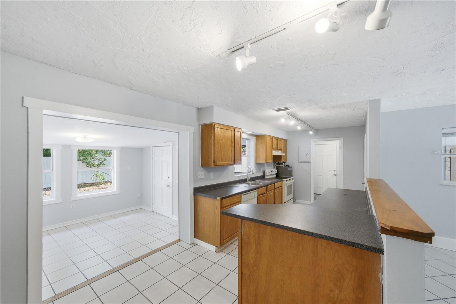 DELTONA LAKES UN 45 - Residential