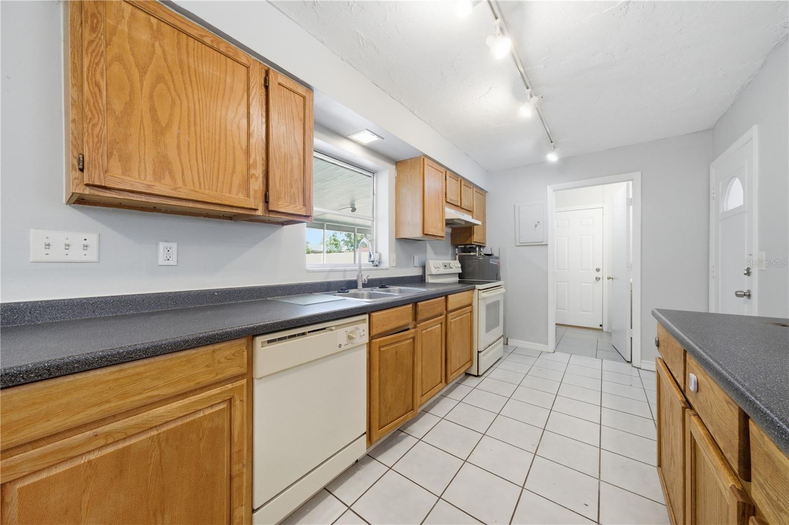DELTONA LAKES UN 45 - Residential