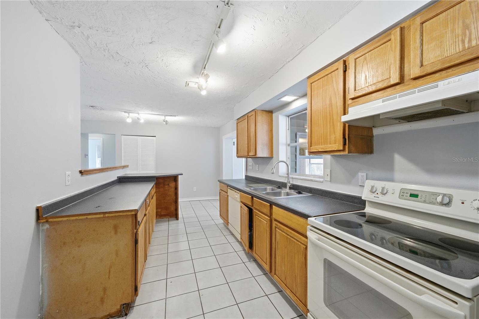 DELTONA LAKES UN 45 - Residential