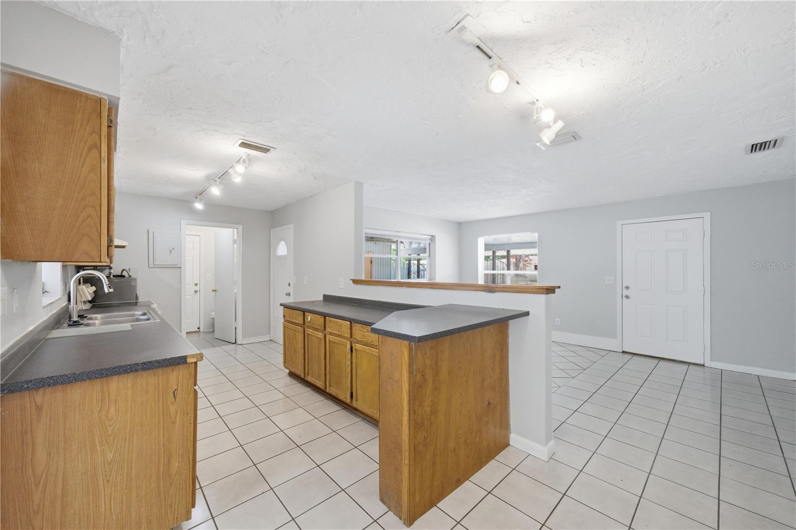 DELTONA LAKES UN 45 - Residential