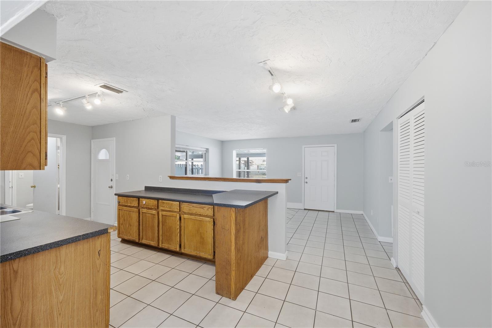 DELTONA LAKES UN 45 - Residential