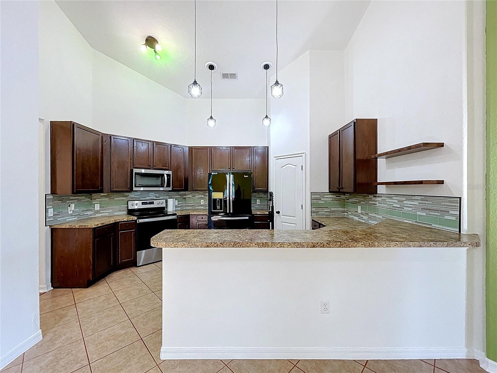 4285 MEADOWOOD DRIVE