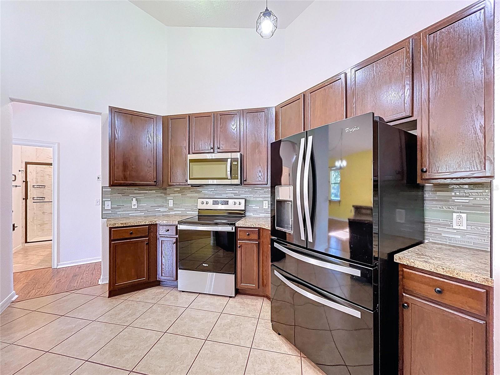 4285 MEADOWOOD DRIVE