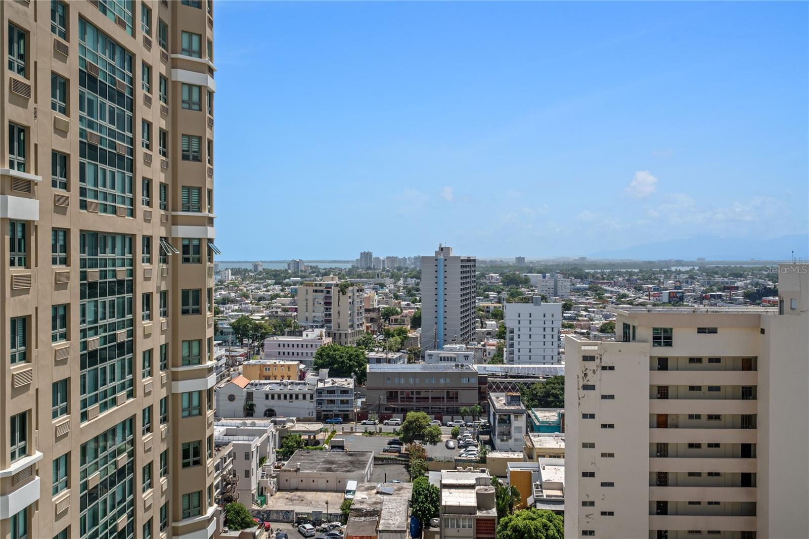 GALLERY PLAZA - Residential Lease