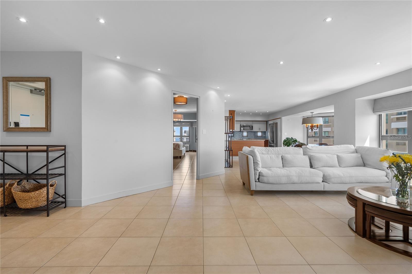 GALLERY PLAZA - Residential Lease