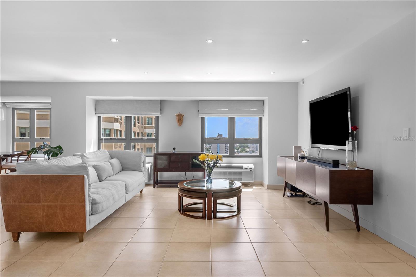 GALLERY PLAZA - Residential Lease