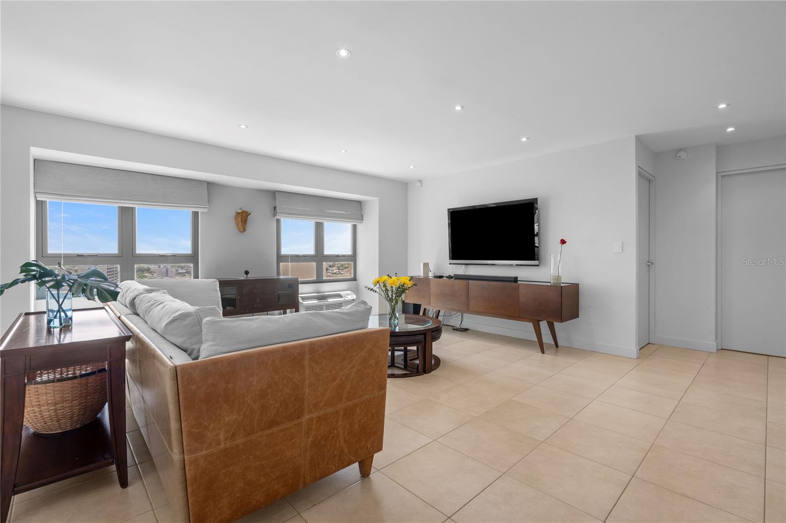 GALLERY PLAZA - Residential Lease