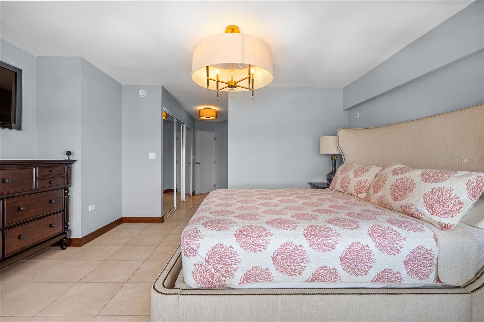 GALLERY PLAZA - Residential Lease