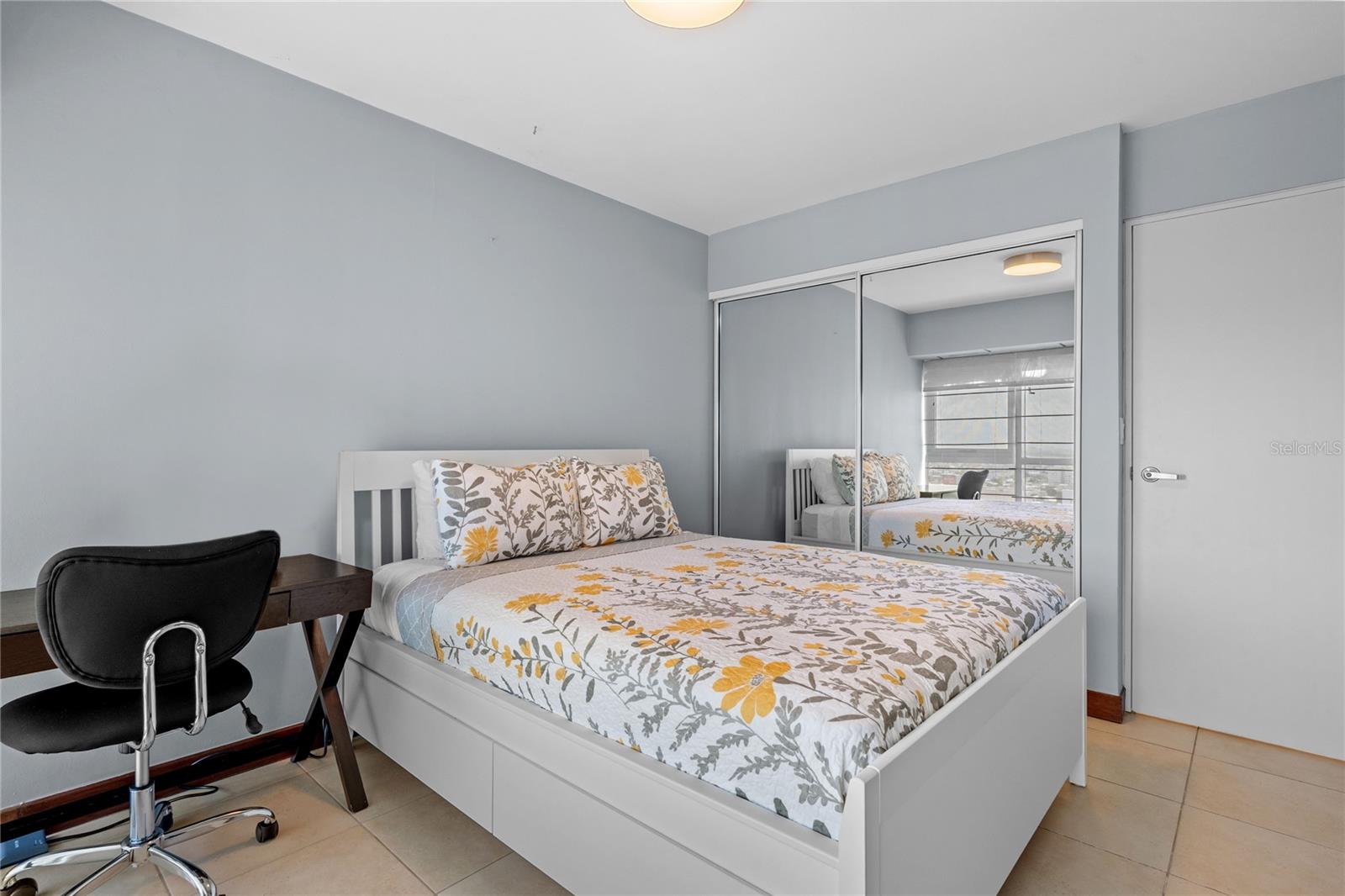 GALLERY PLAZA - Residential Lease